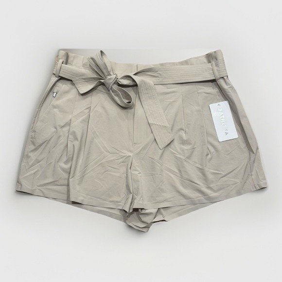 NEW ATHLETA Taupe Grey Abalone Stretch Self Belted Skyline Shorts Size 20 $59 - Picture 1 of 10